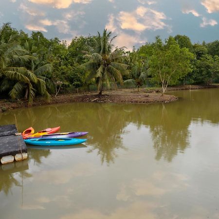 Putra Sentosa Retreat Camp, Sematan Otel Dış mekan fotoğraf