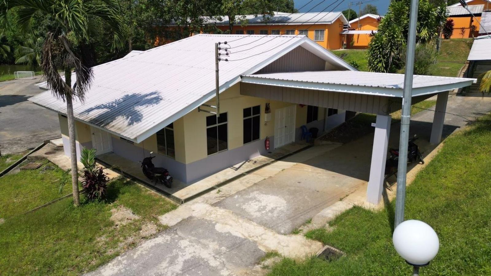 Putra Sentosa Retreat Camp, Sematan Otel Dış mekan fotoğraf